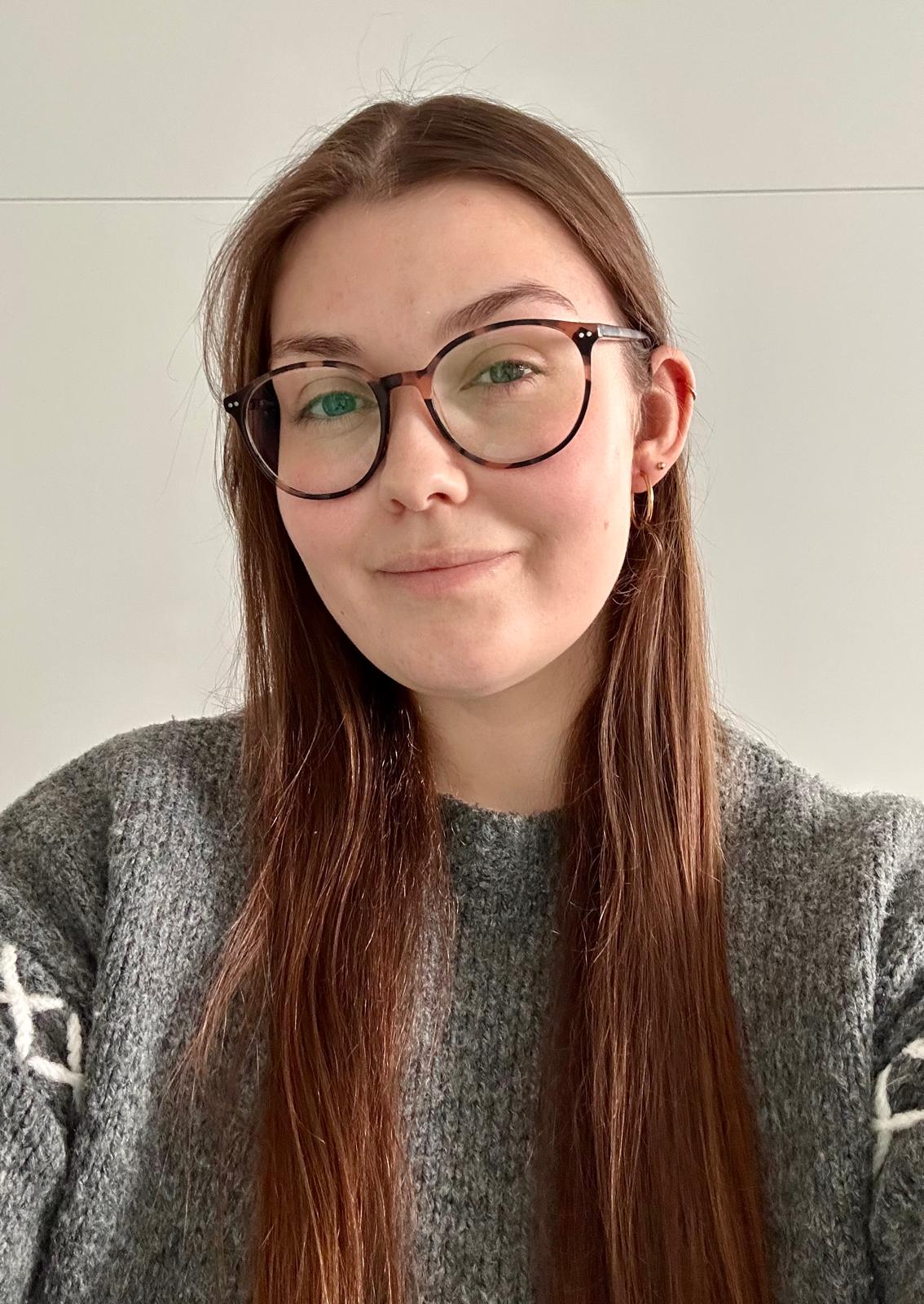 Ergotherapeut im Praxisflur